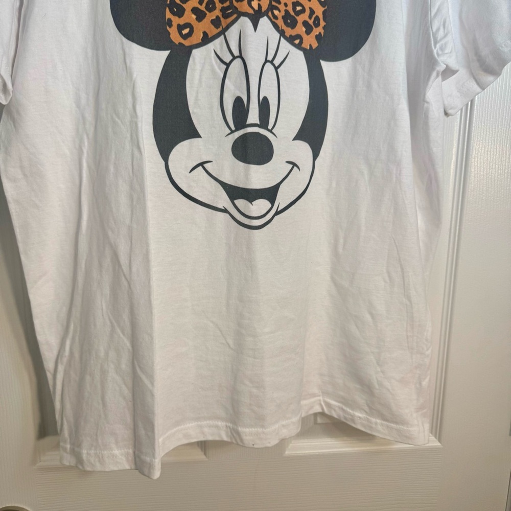 NWOT. Disney Zuni sportswear Minnie Mouse Minnie Face w/ Leopard bow Size Large - Picture 3 of 8